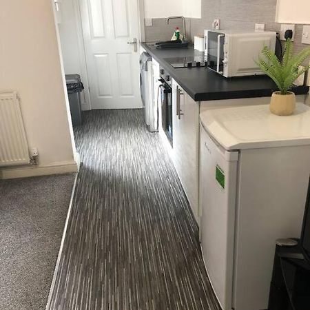 Simple And Sweet, Flat On Lewis Street - 1 Br Lägenhet Stoke-on-Trent Exteriör bild
