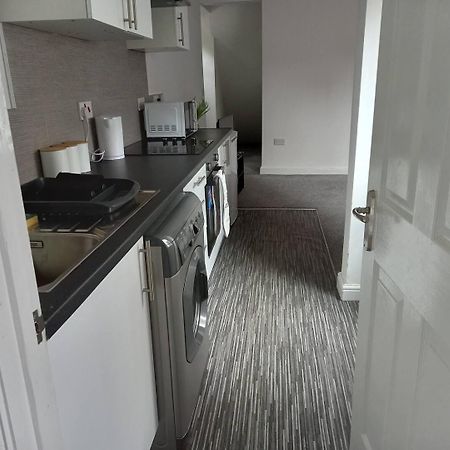 Simple And Sweet, Flat On Lewis Street - 1 Br Lägenhet Stoke-on-Trent Exteriör bild