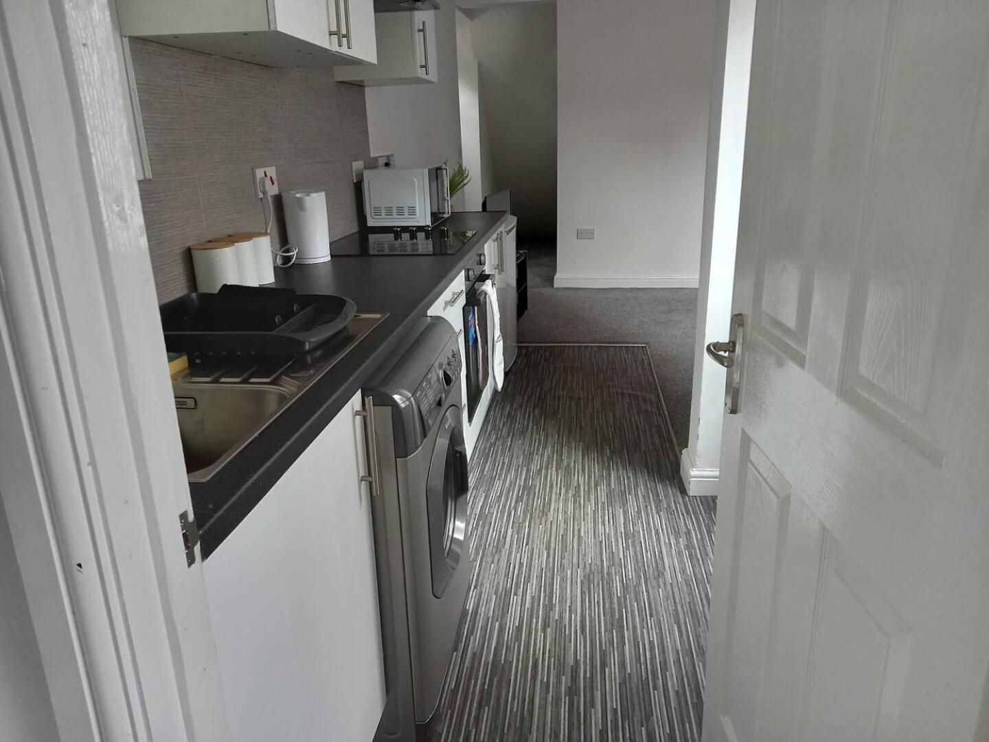 Simple And Sweet, Flat On Lewis Street - 1 Br Lägenhet Stoke-on-Trent Exteriör bild